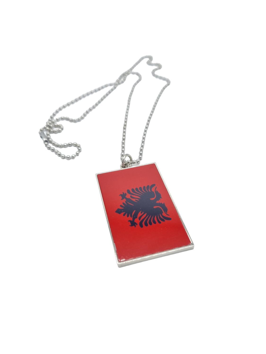 Albanian lippu kaulakoru