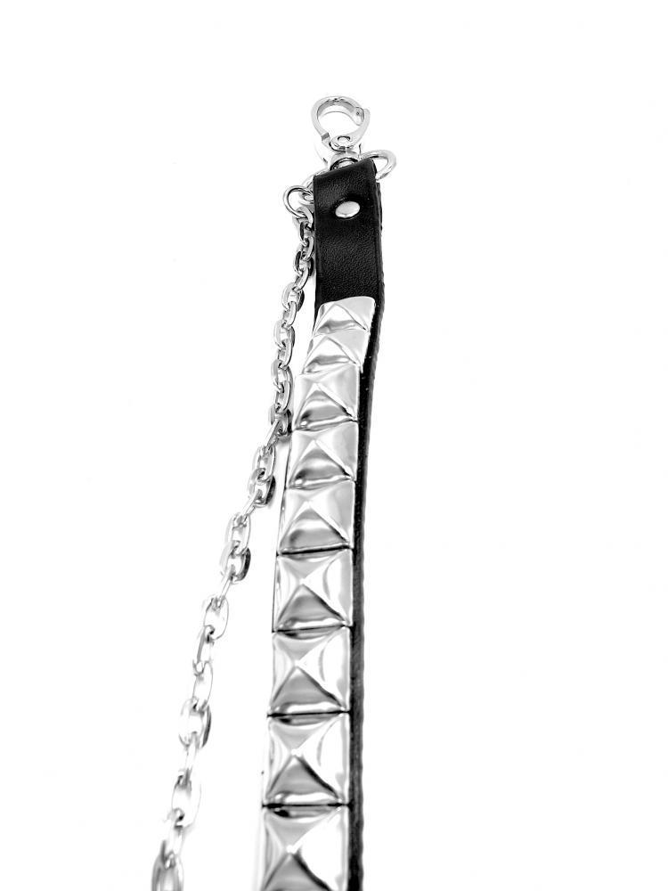 Housuketju, jossa pyramidinapit ja ketju