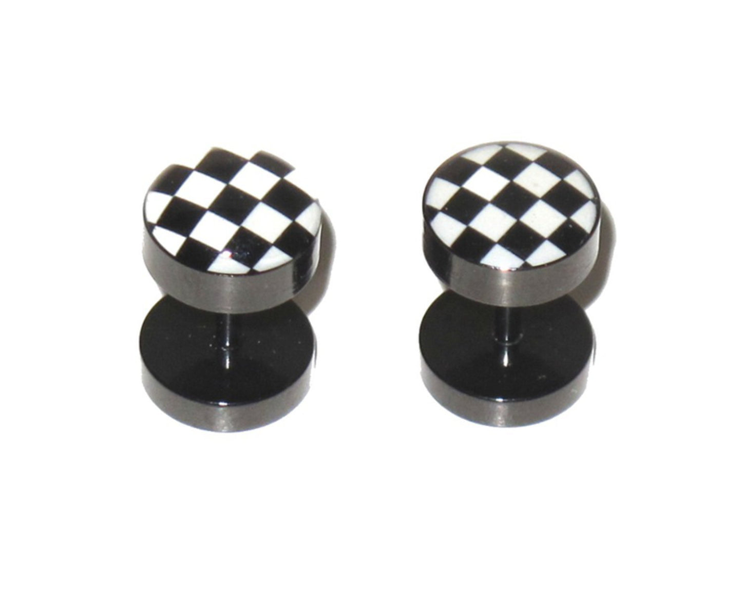 Väärennetyt pistokkeet tammi