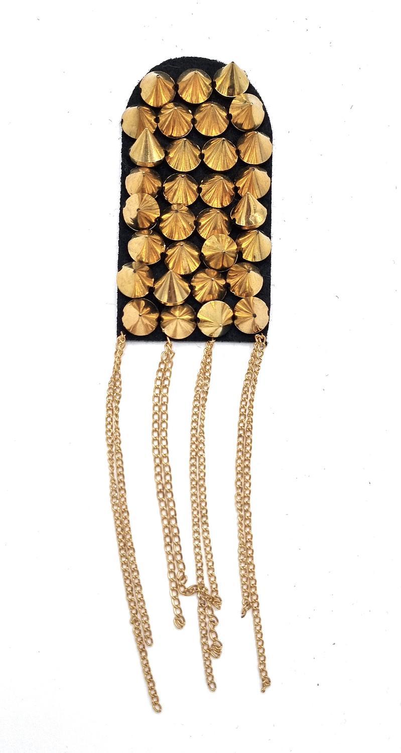 Guldfärgade spike nitar - Piffa upp dina outfit – produktbild – Hiprock