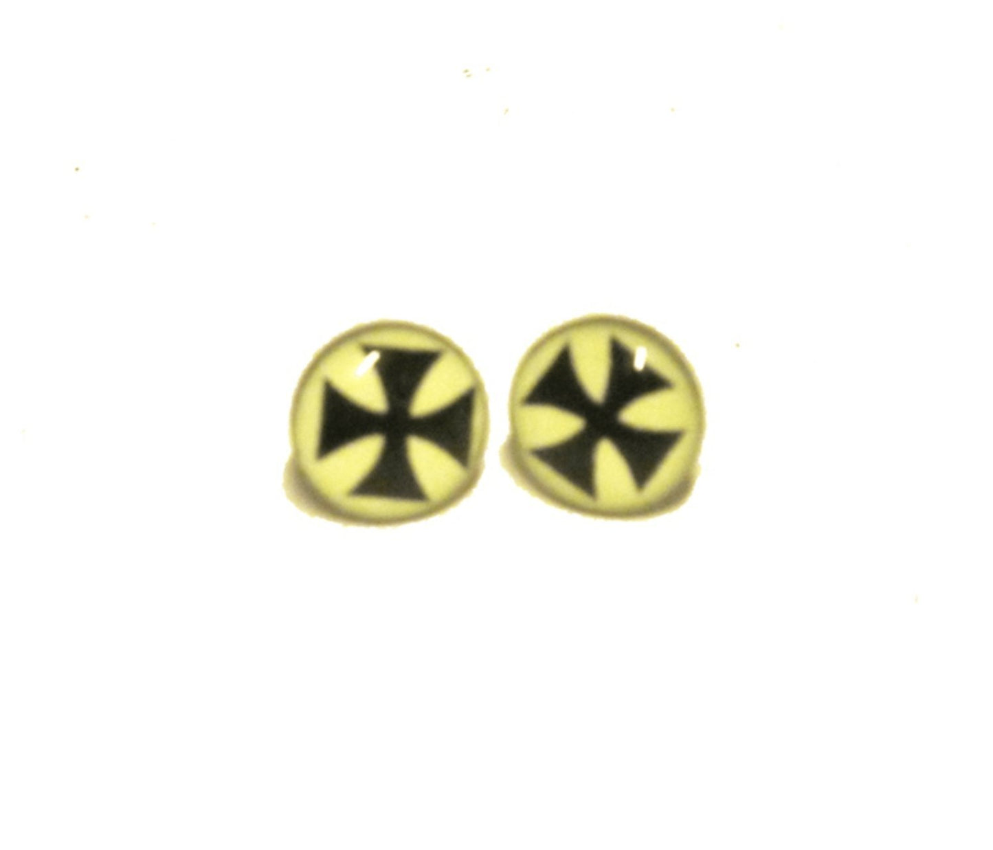 Stud earrings - Maltese cross