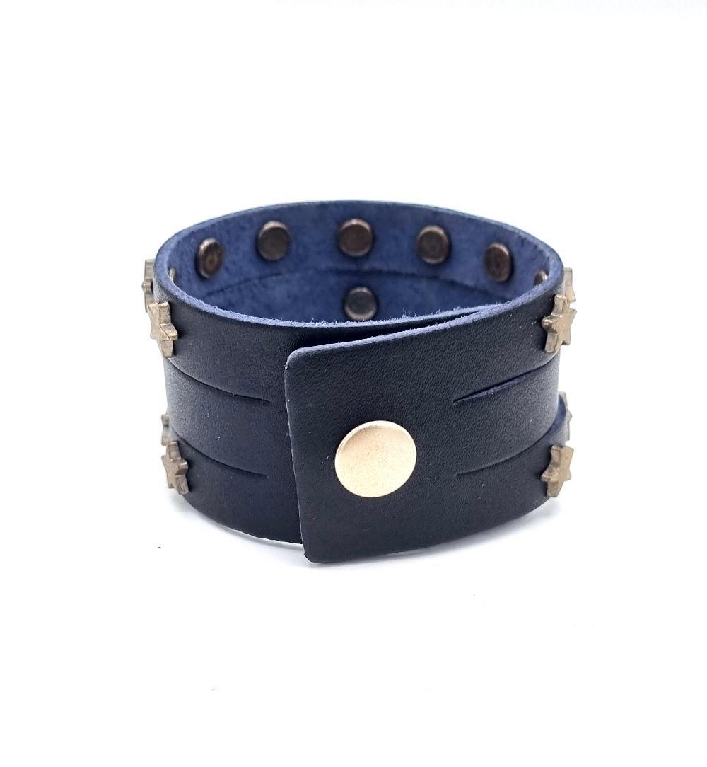 Leather bracelet with stars