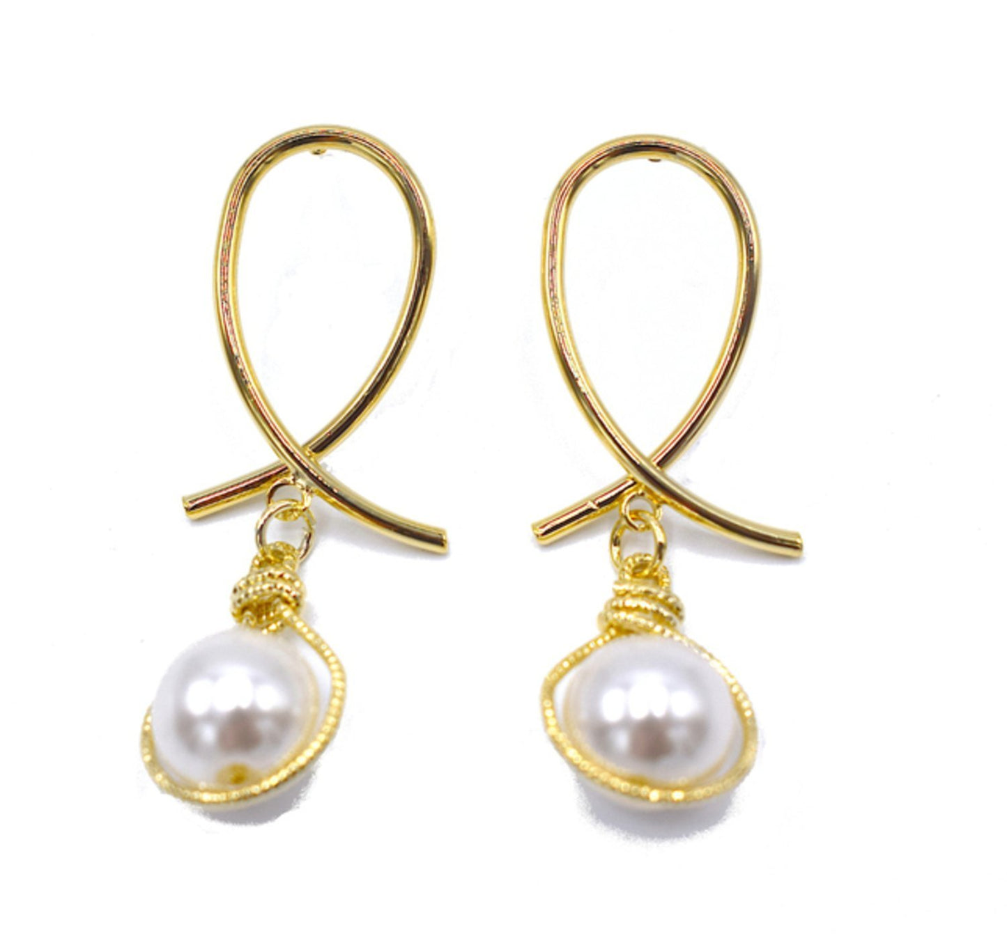 Pearl earrings gold-colored