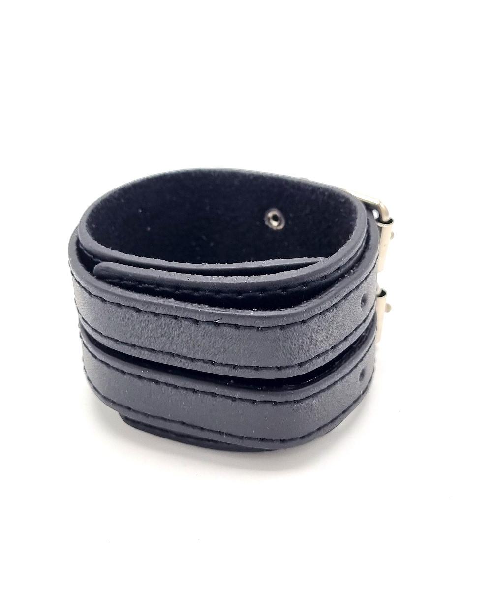 Svart läderarmband med dubbla spännen