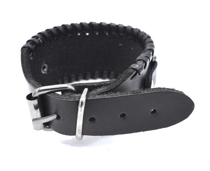 Svart läderarmband med spänne – produktbild – Hiprock