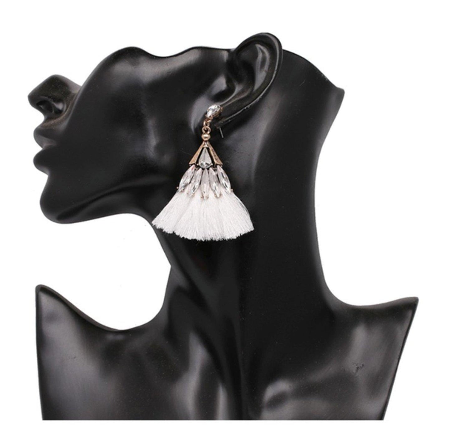 Bohemian örhängen med tofs och kristaller - olika färger –  produktbild – Hiprock