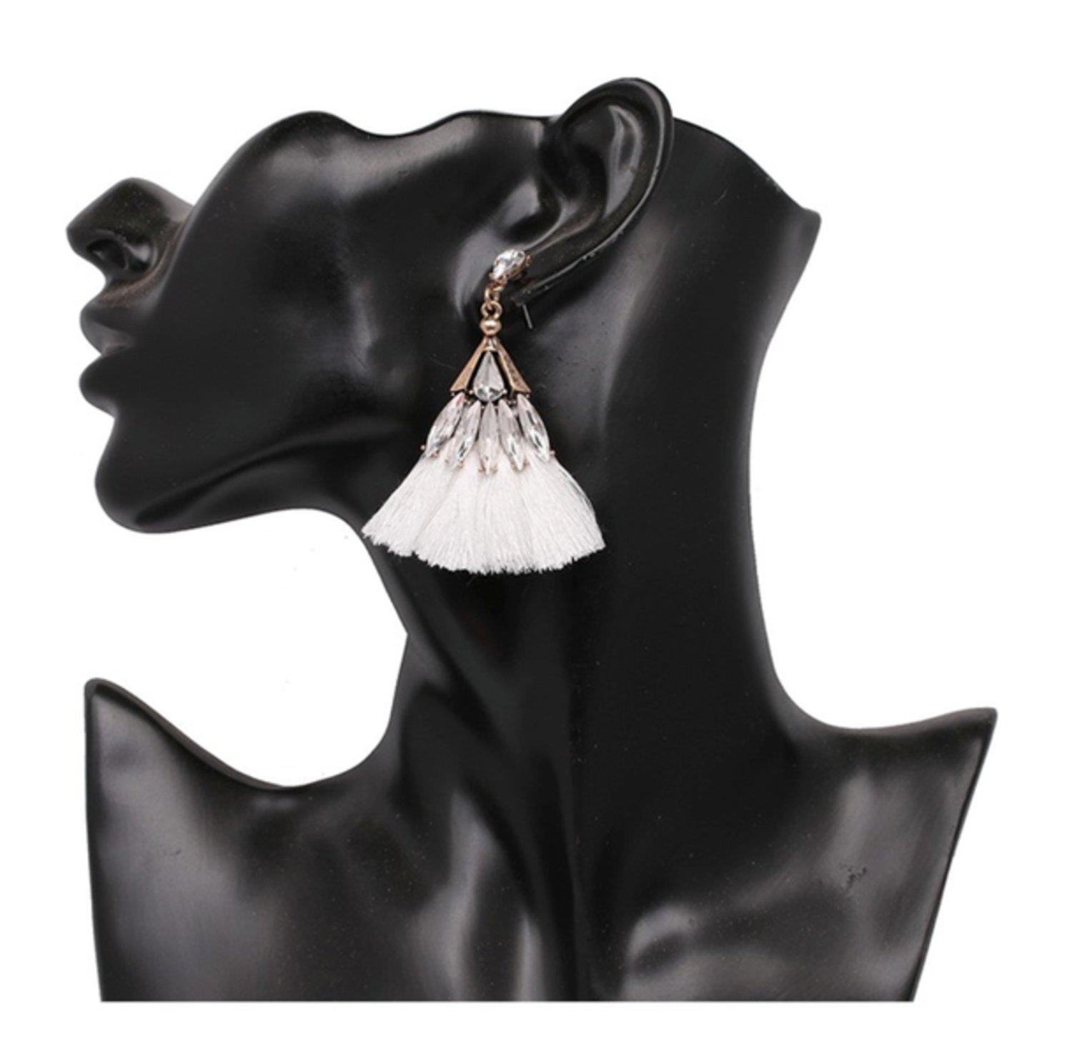 Bohemian örhängen med tofs och kristaller - olika färger –  produktbild – Hiprock