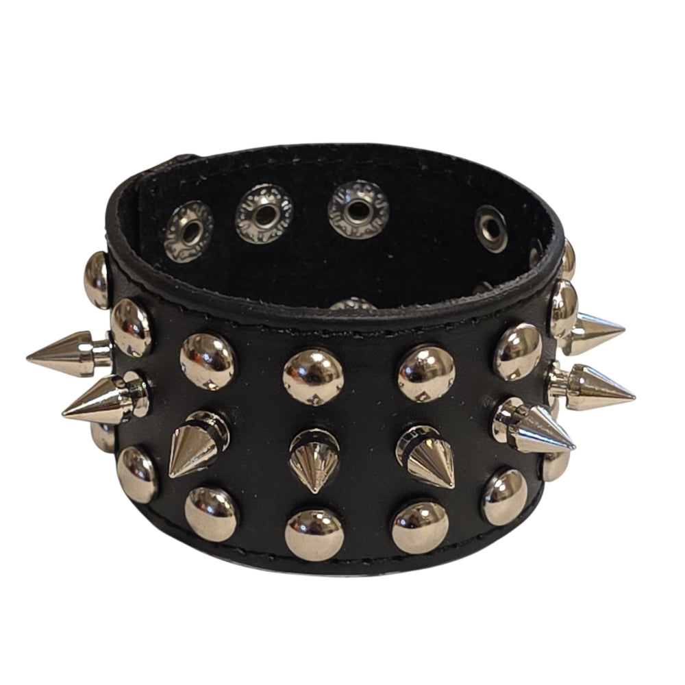 Brett svart läderarmband med nitar och spikes