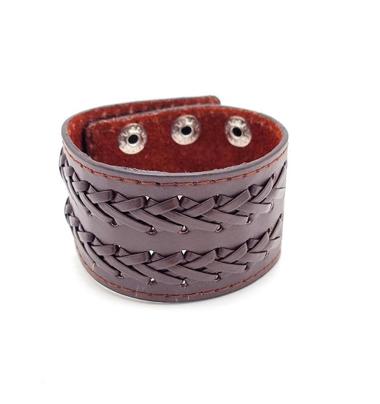 Brun armband med snörning –  produktbild – Hiprock