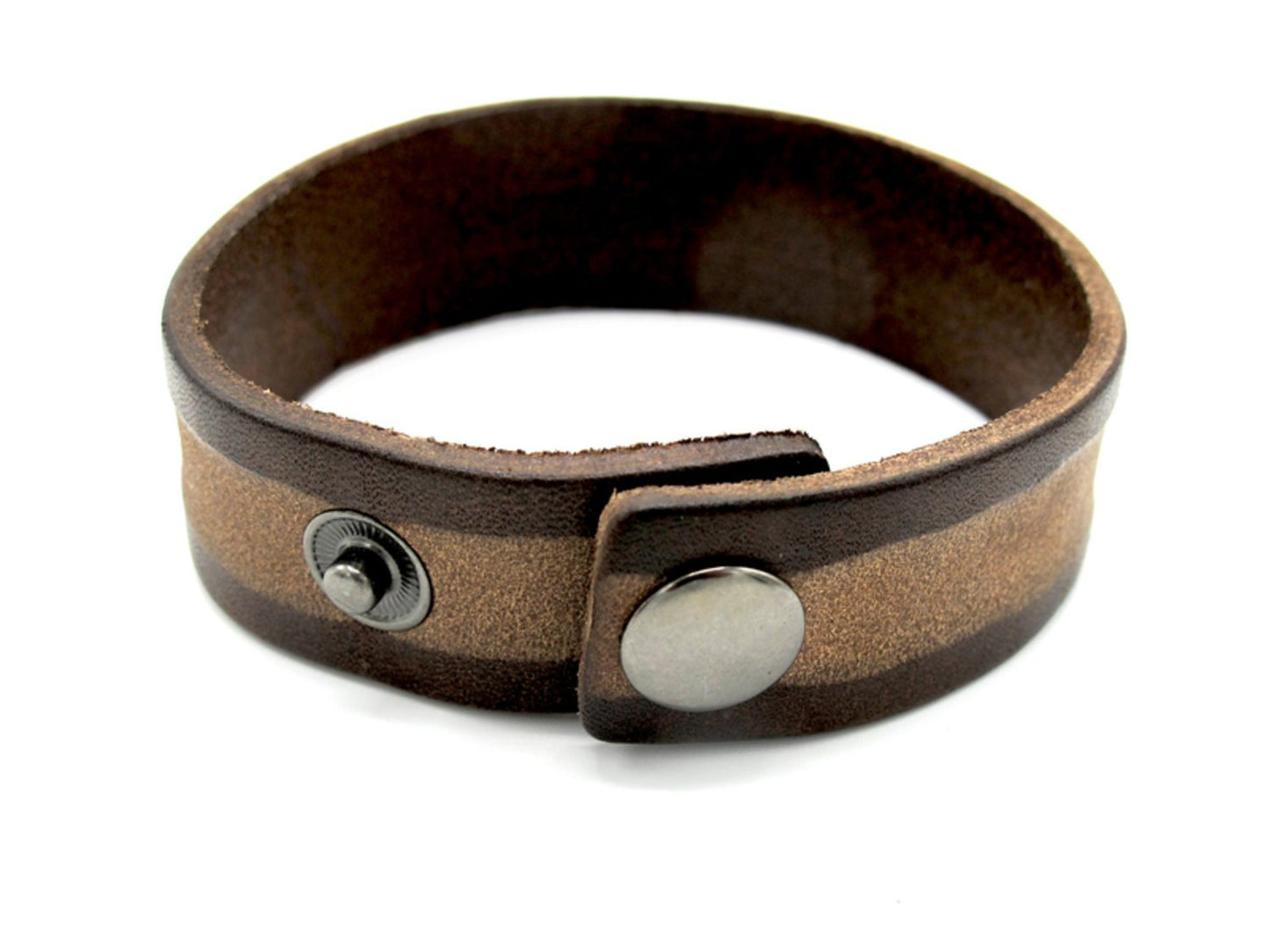 Ruskea nahkainen rannekoru