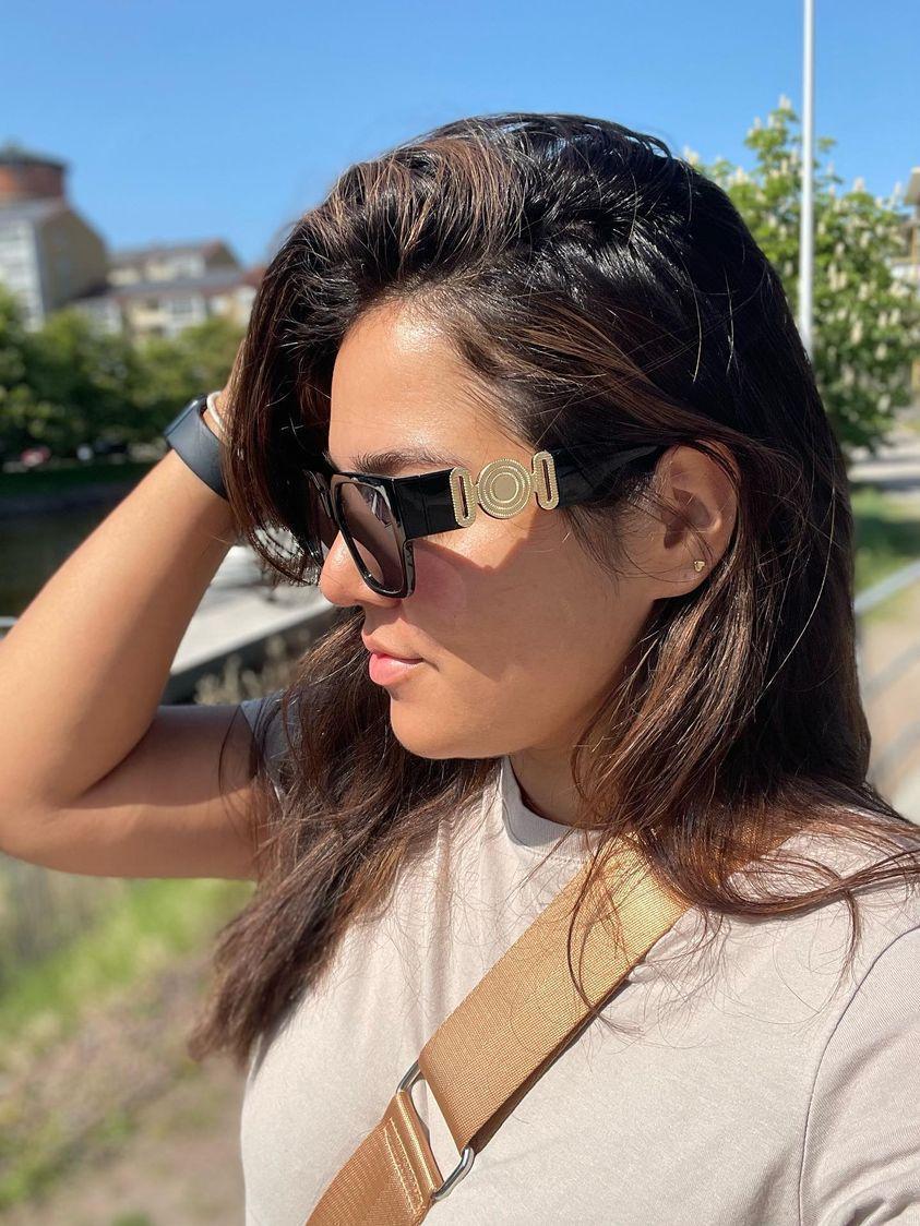 Cleopatra Locket aurinkolasit - musta