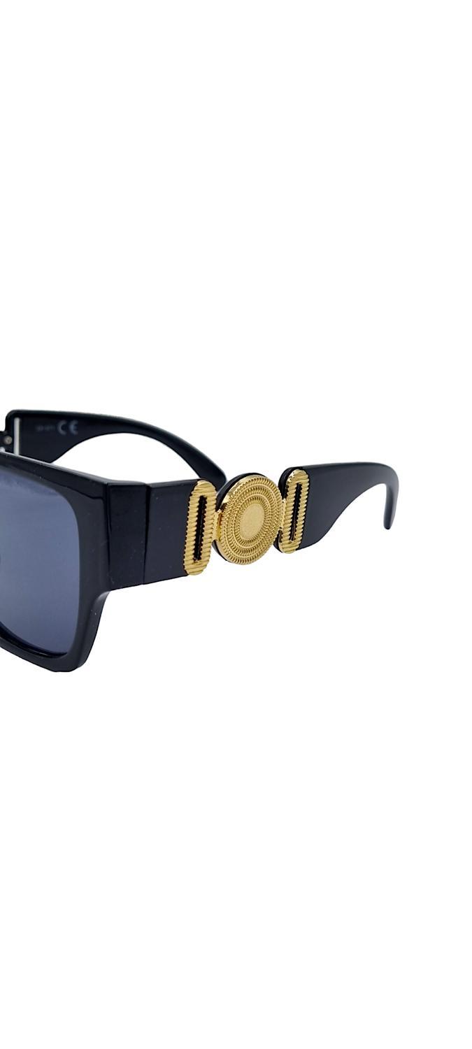 Cleopatra Locket aurinkolasit - musta