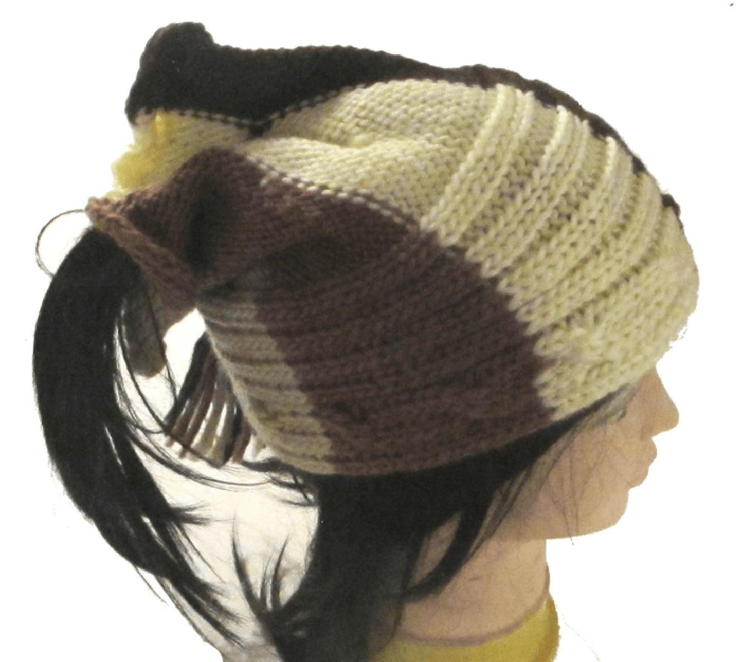 Huivi poninhäntälippiksellä