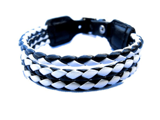 Mustavalkoinen nahkaranneke