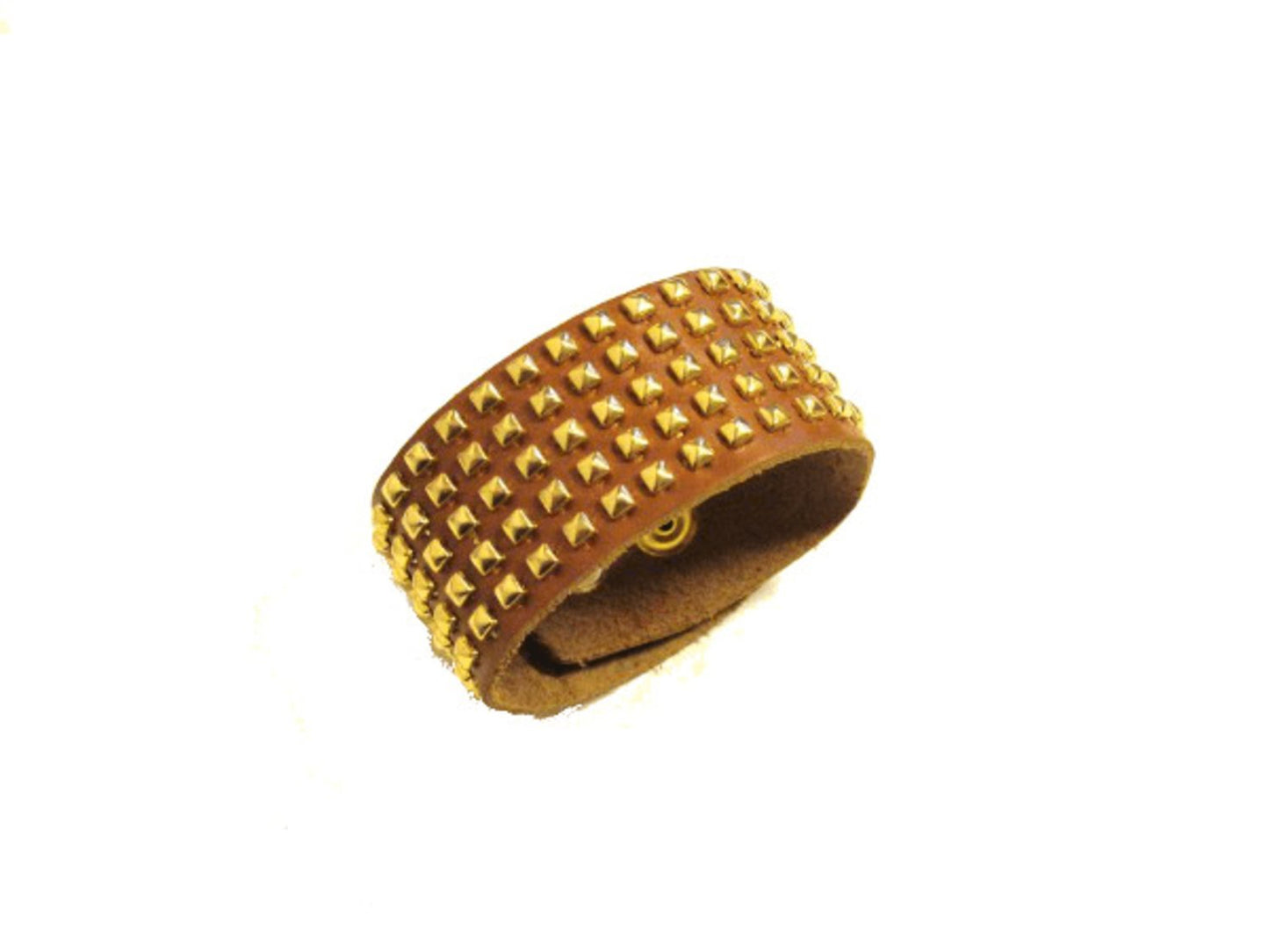 Leather bracelet with pyramid studs - 5 row