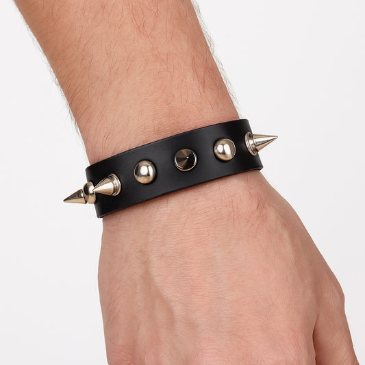 Nitarmband med koniska spikes – Justerbar snap-knäppning