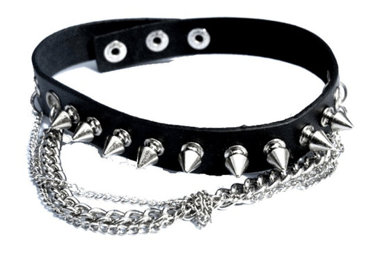 Nithalsband med spike nitar och kedjor –  produktbild – Hiprock