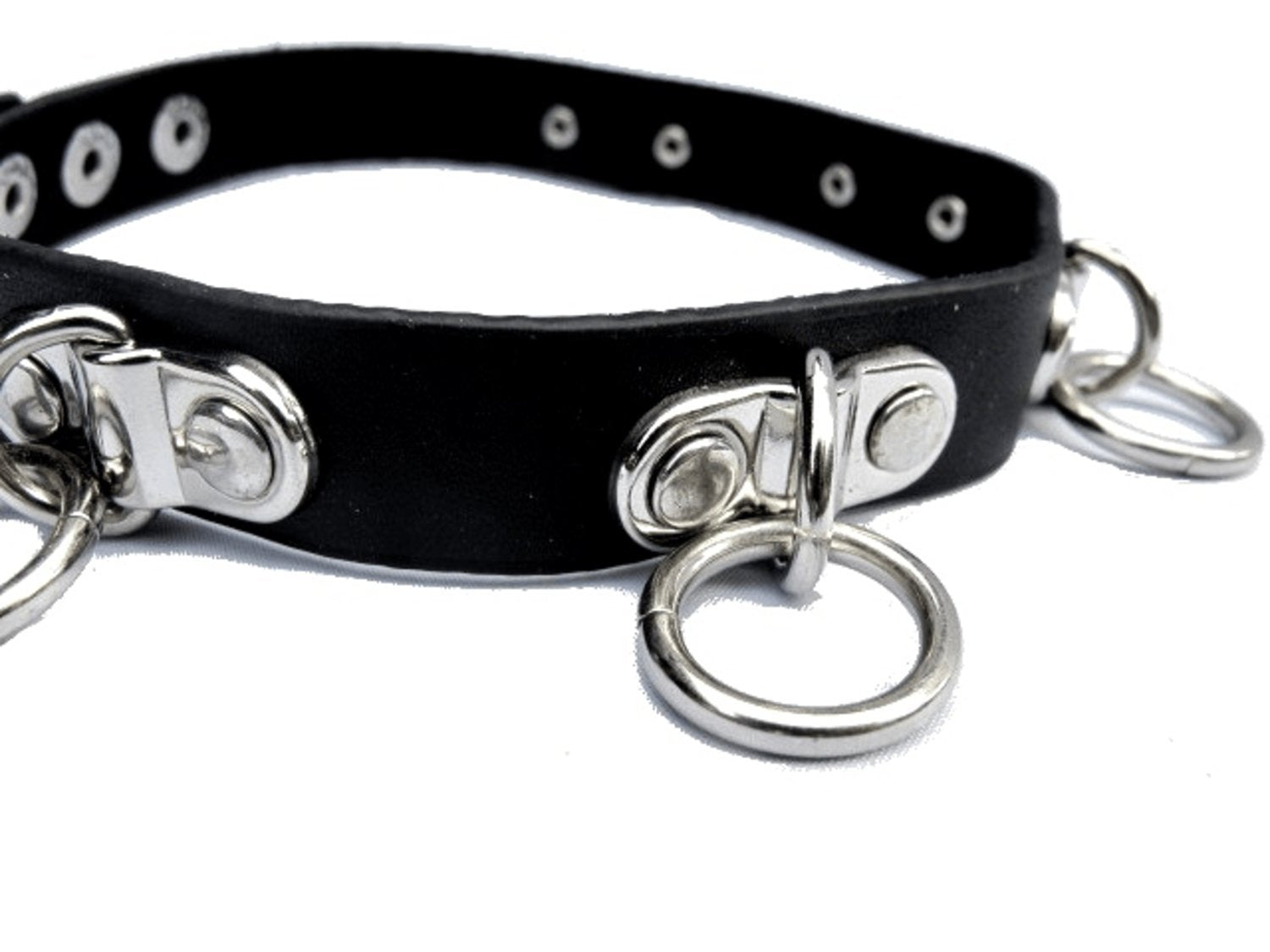 Nithalsband - silverfärgade ringar –  produktbild – Hiprock