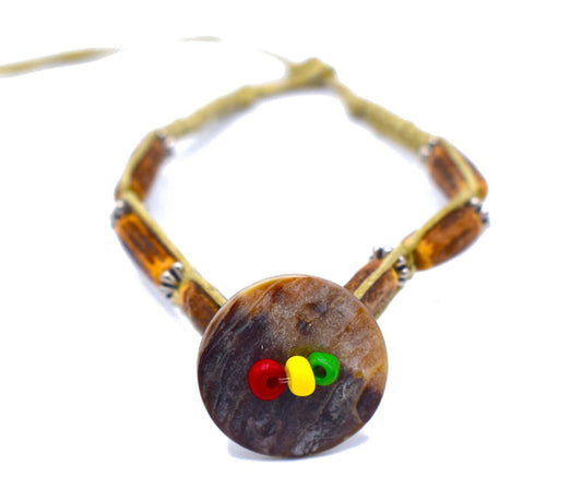 Pearl bracelet with shell