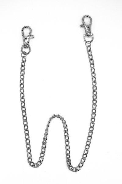 Silverfärgad byxkedja med karbinhakar –  produktbild – Hiprock