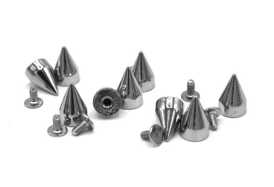 Spetsiga nitar silverfärgade –  produktbild – Hiprock