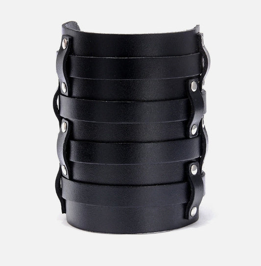 Svarta läderarmband med spännen – justerbara breda manschetter