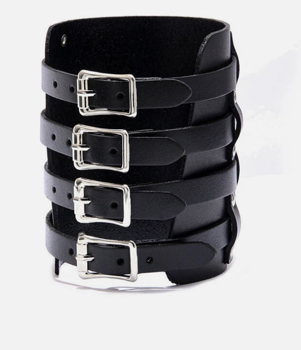 Svarta läderarmband med spännen – justerbara breda manschetter