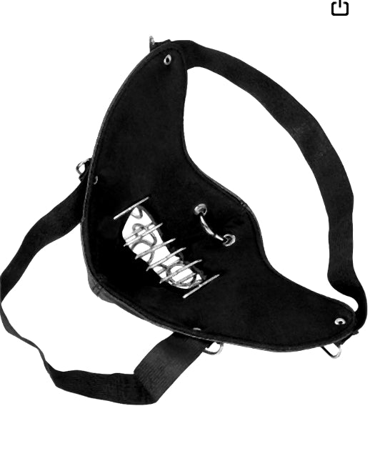 Svart ansiktsmask i konstläder med O-ringar & stavar (justerbar)