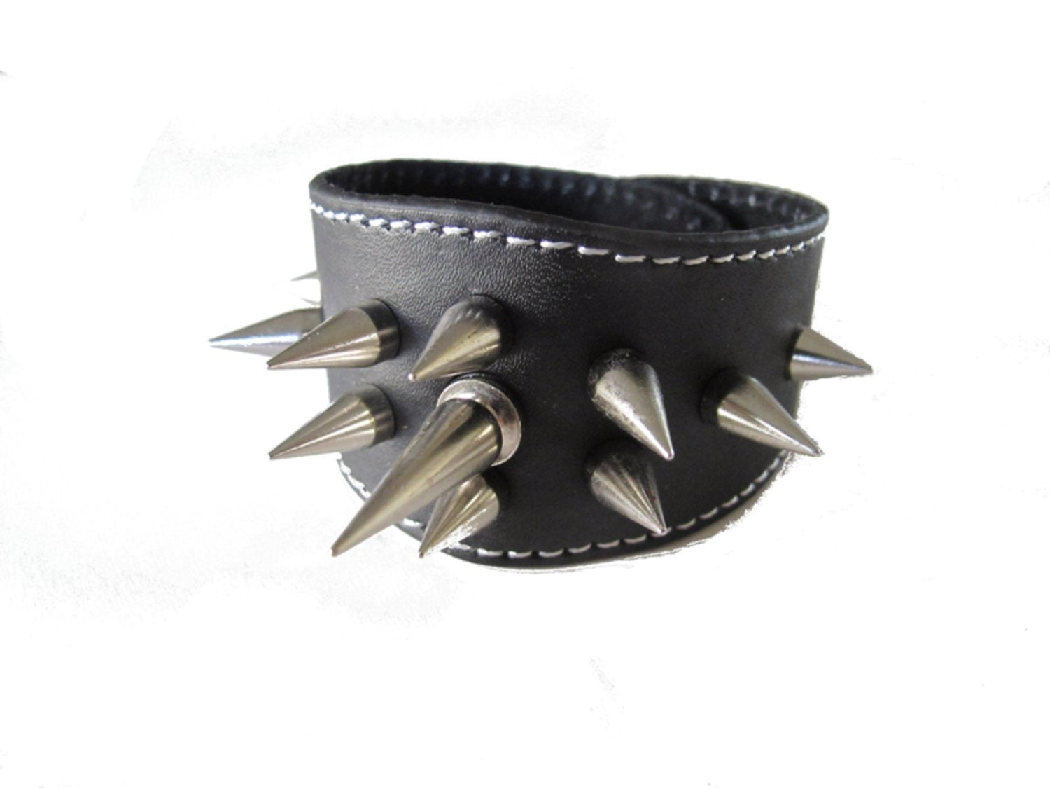 Svart armband med spike nitar –  produktbild – Hiprock