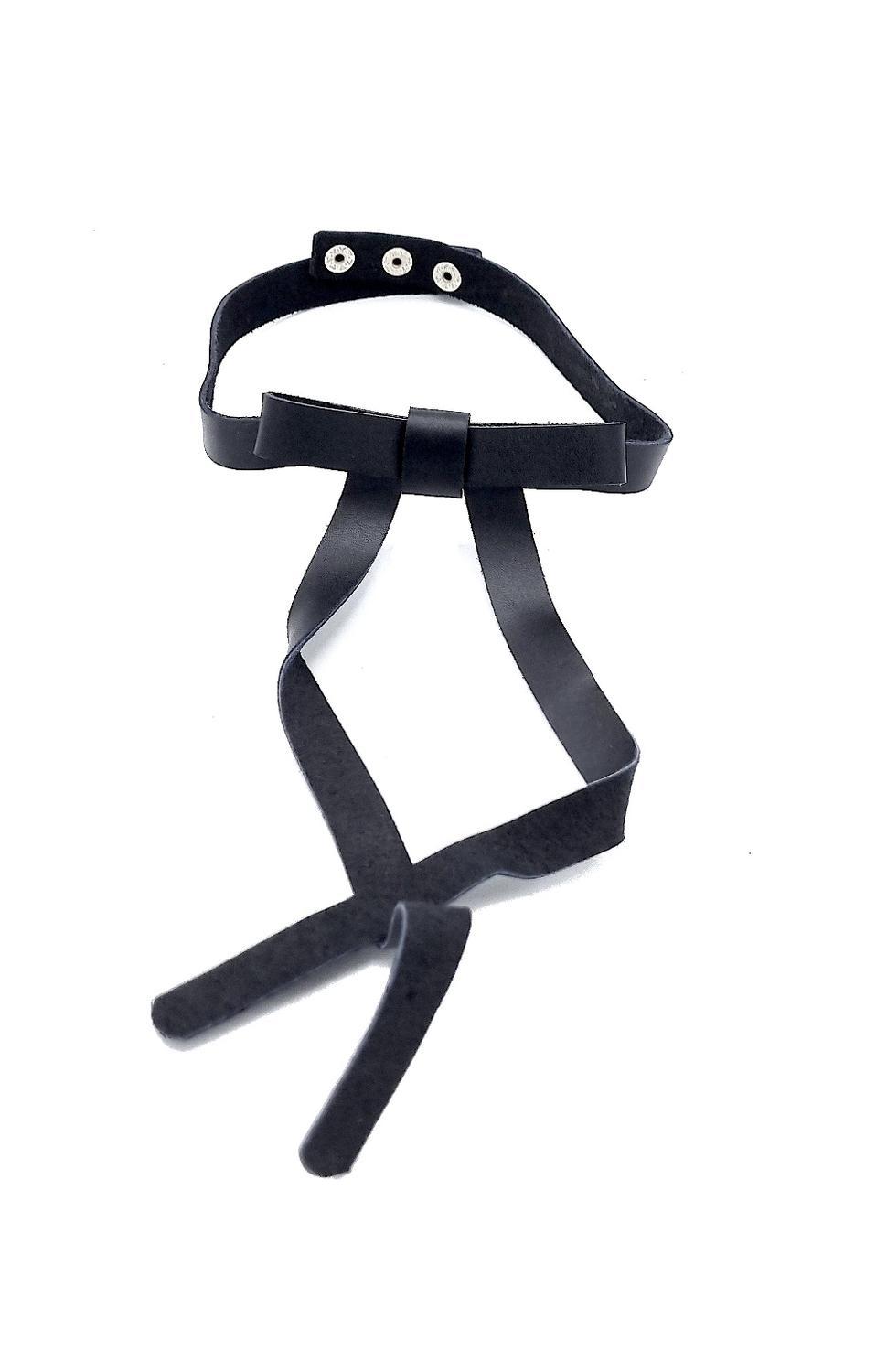 Svart halsband med rosett –  produktbild – Hiprock