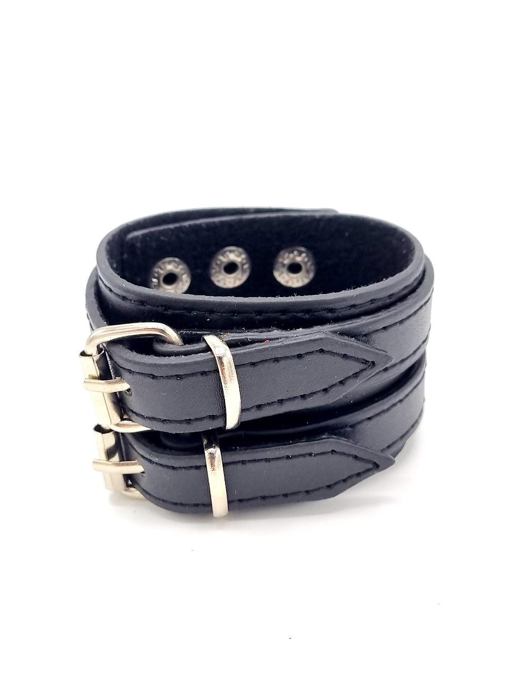 Svart läderarmband med dubbla spännen