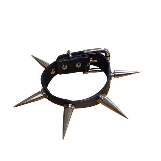 Svart läderarmband med extra långa spikes – Justerbart