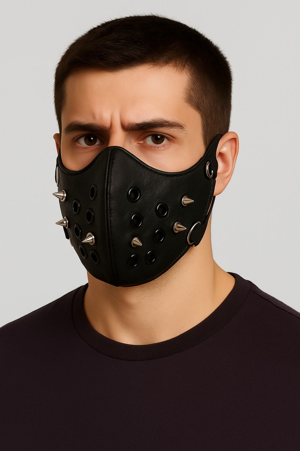 Puolinaamari niiteillä moottoripyörä - Bondage