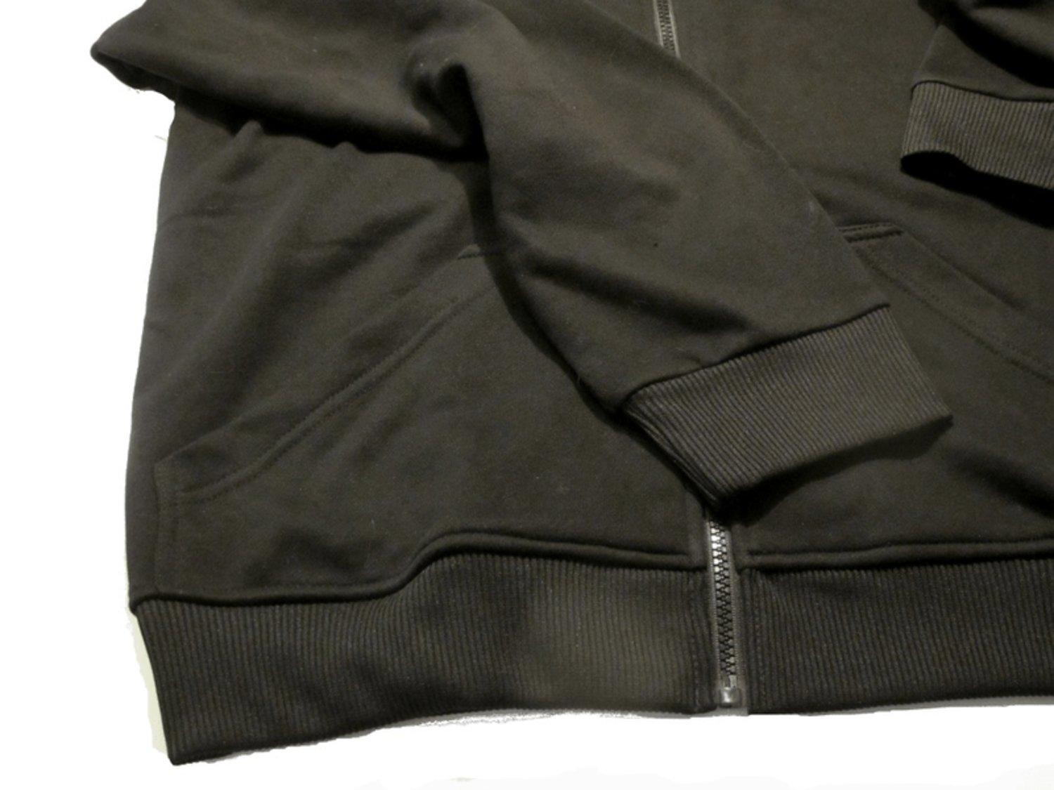 Svart luvtröja –  produktbild – Hiprock