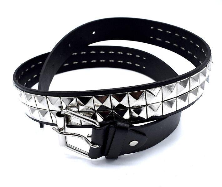 Black rivet belt with Pyramid rivets