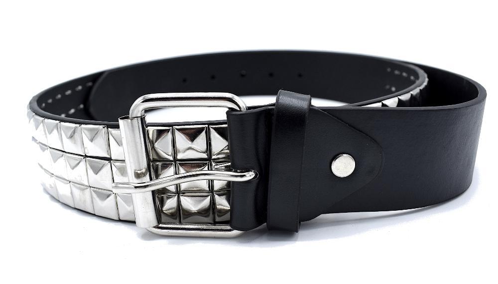 Svart nitbälte med Pyramid nitar –  produktbild – Hiprock